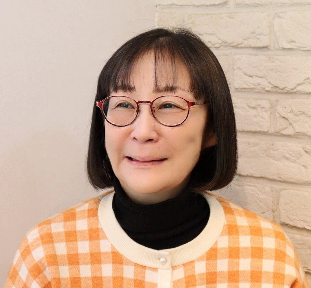 弁護士：岸 松江